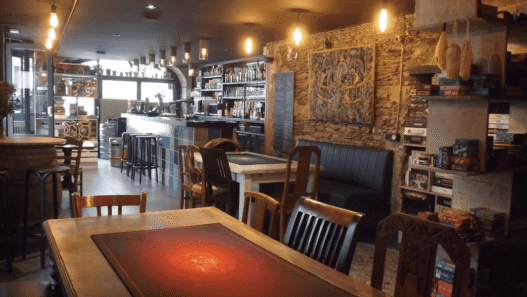 Bar à jeux à Nantes l'indécis
