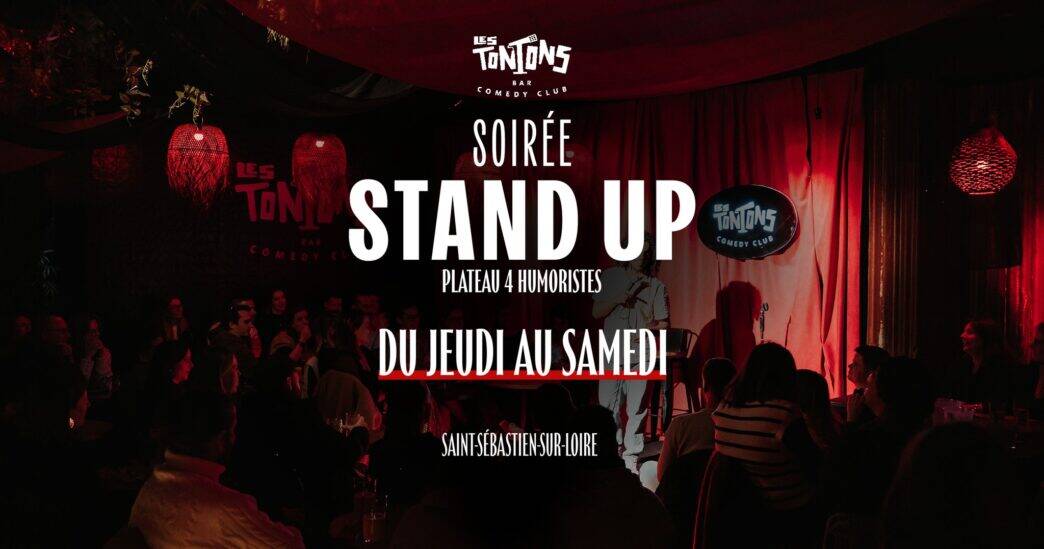 Soirée stand-up comedians à Nantes dans un club de comedy, ambiance festive et conviviale.