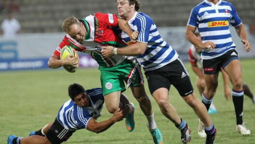 Joueur rugby en action lors d'un match mouvementé à Nantes.