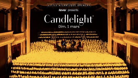 Balade lumineuse hommage à Queen avec bougies et musique live.