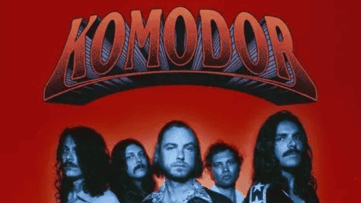 Komodor en performance live au Ferrailleur à Nantes.