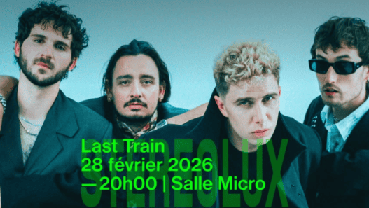Groupe de jeunes musiciens avec style moderne et look tendance.