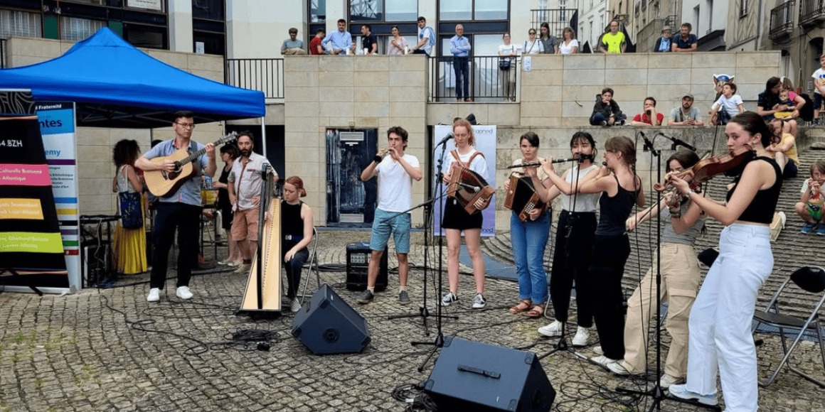 Quai de la Fosse Fest-deiz ACB44