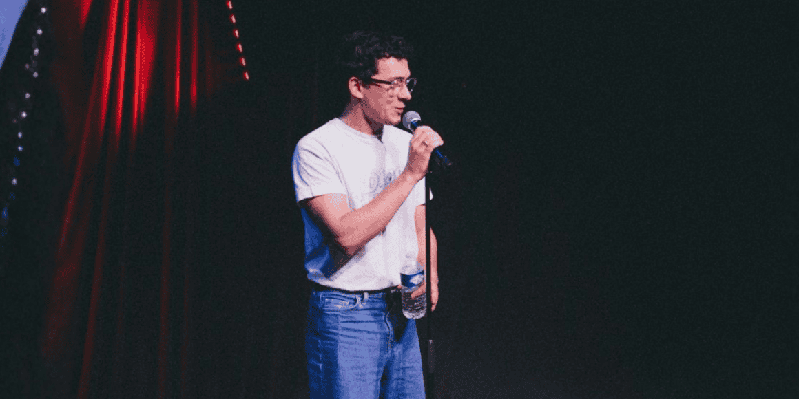 Spectacle d'humour Louis Cattelat ©Marina Viguier.