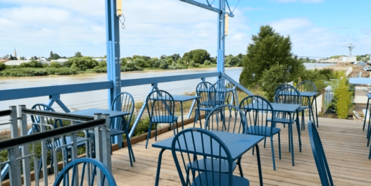 Hangar 24 padel, food et belvédère sur cette nouvelle terrasse à nantes