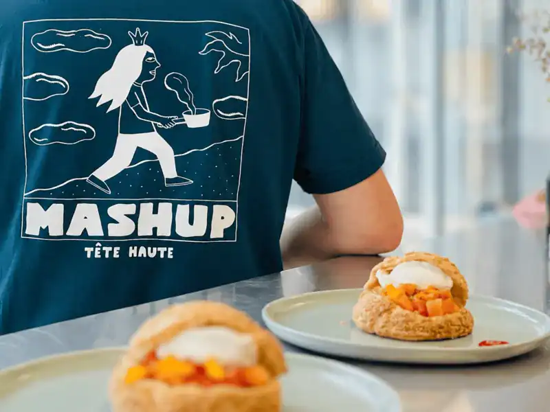 Desserts et t-shirt Mashup, brasserie d'insertion