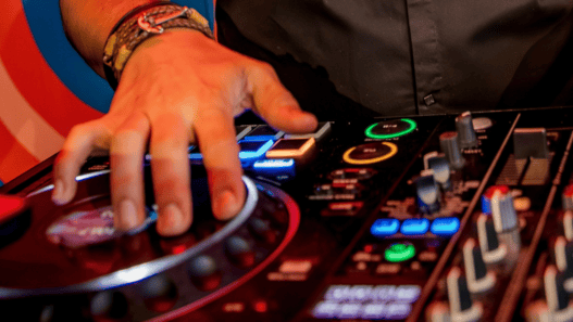 Animations DJ set chez French Kiss Nantes