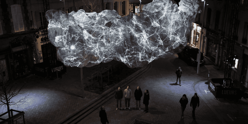 Un nuage lumineux géant sous les nefs à Nantes Cloud Memory 4 ©Guillaume Marmin