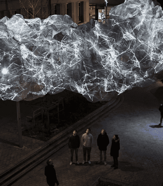 Un nuage lumineux géant sous les nefs à Nantes Cloud Memory 4 ©Guillaume Marmin