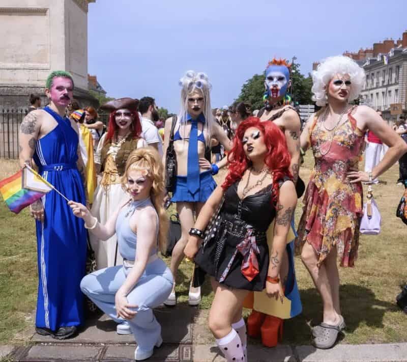 DIVINE AND THE QUEENS